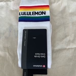 Fun rainbow 🌈 stripe crew socks 🧦